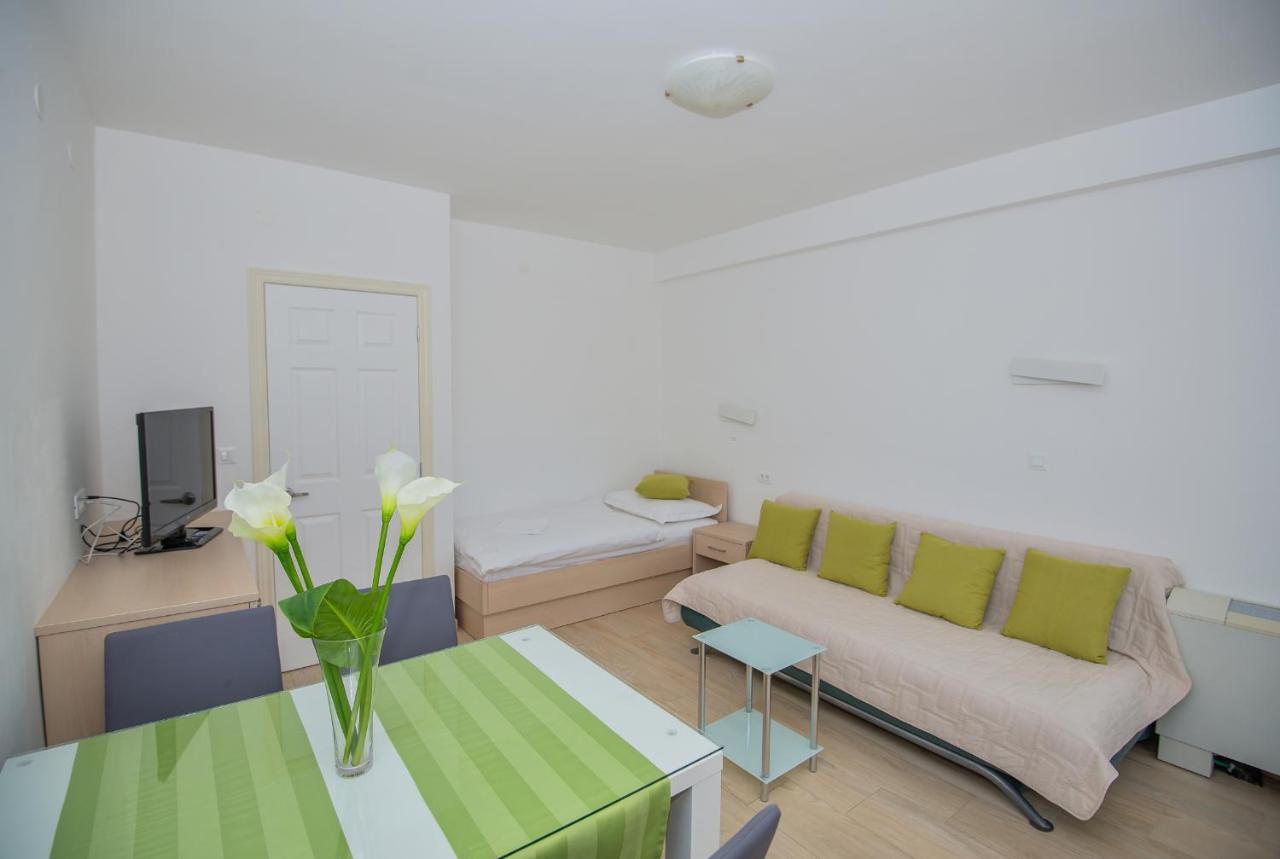 Apartments Beach Makarska Bagian luar foto