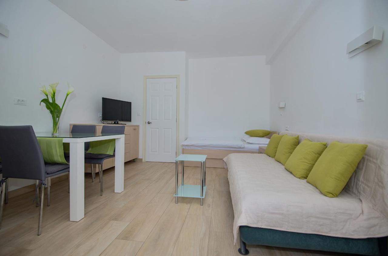 Apartments Beach Makarska Bagian luar foto