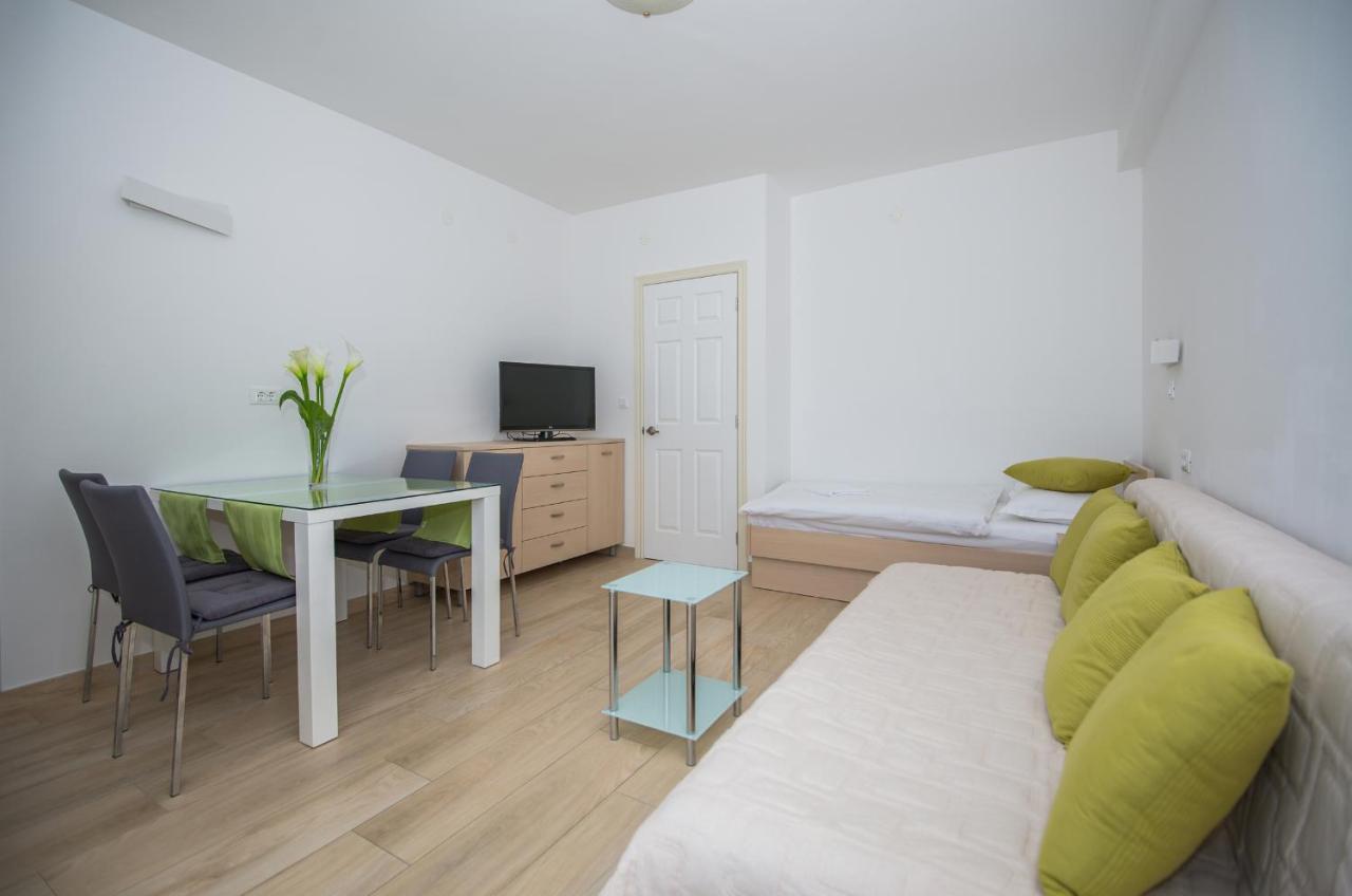 Apartments Beach Makarska Bagian luar foto