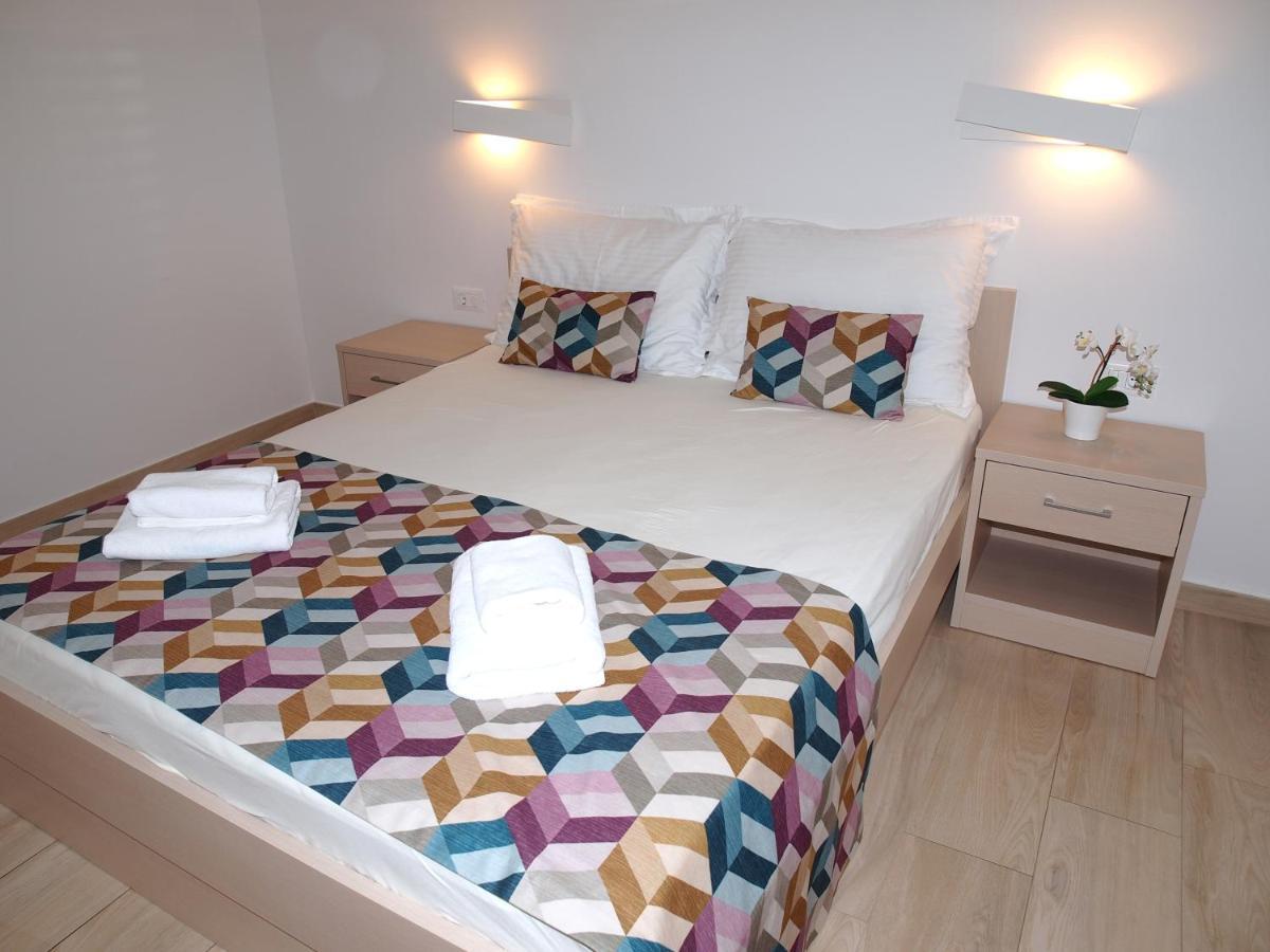 Apartments Beach Makarska Bagian luar foto