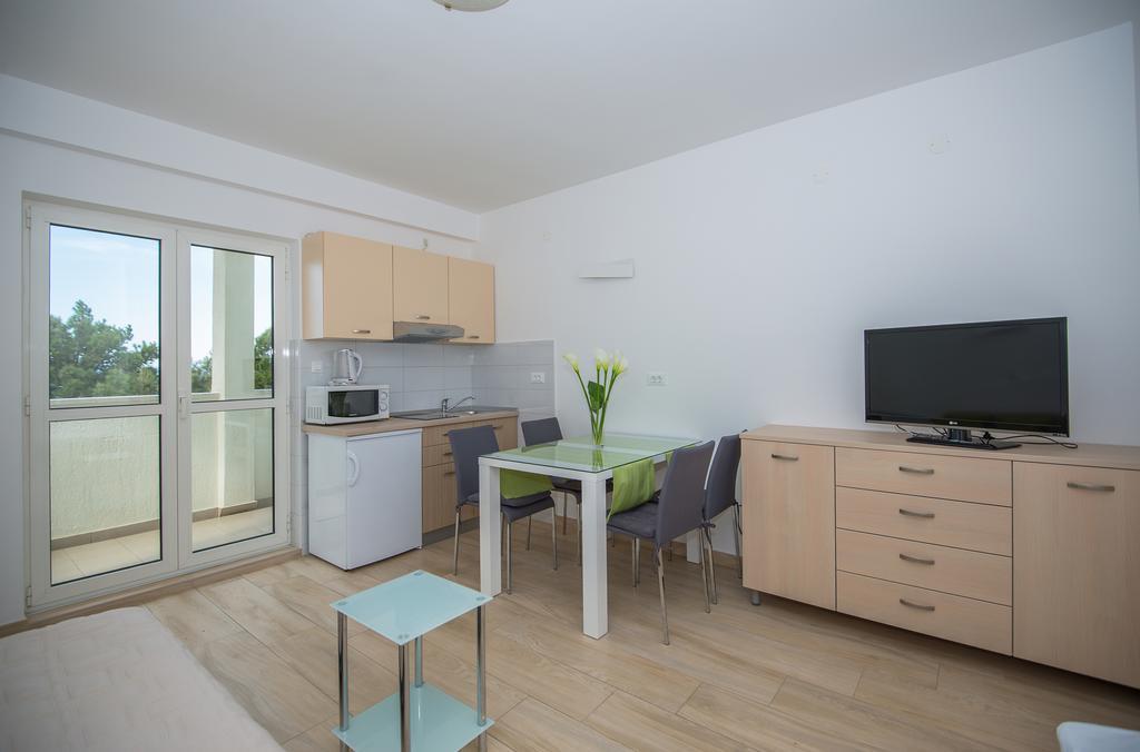 Apartments Beach Makarska Bagian luar foto