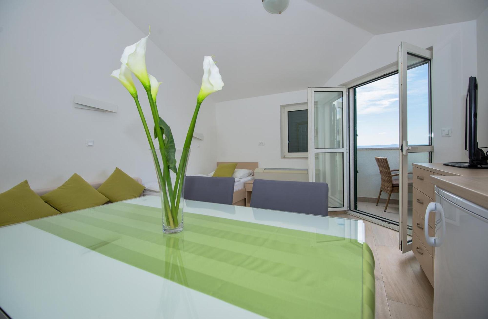 Apartments Beach Makarska Bagian luar foto